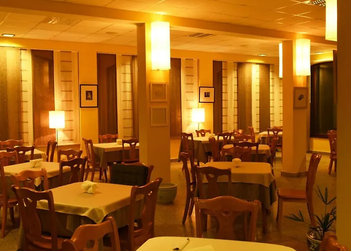 酒店 阿斯提艺术酒店 3*