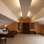 Asti Arthotel 3*